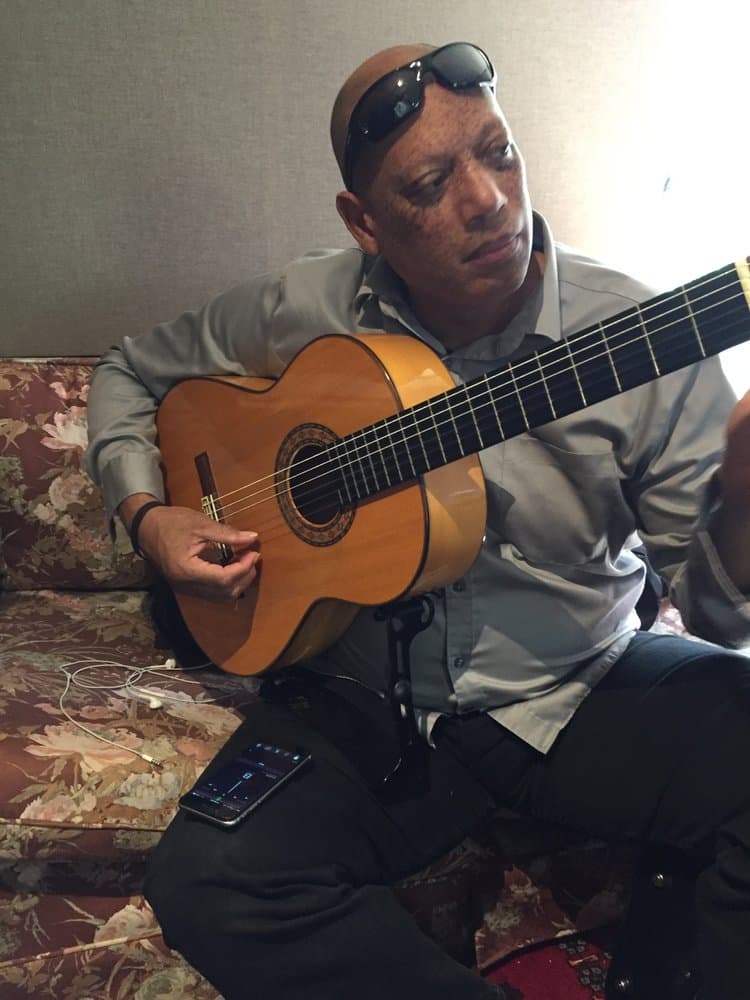 Angus Neil — photo 4