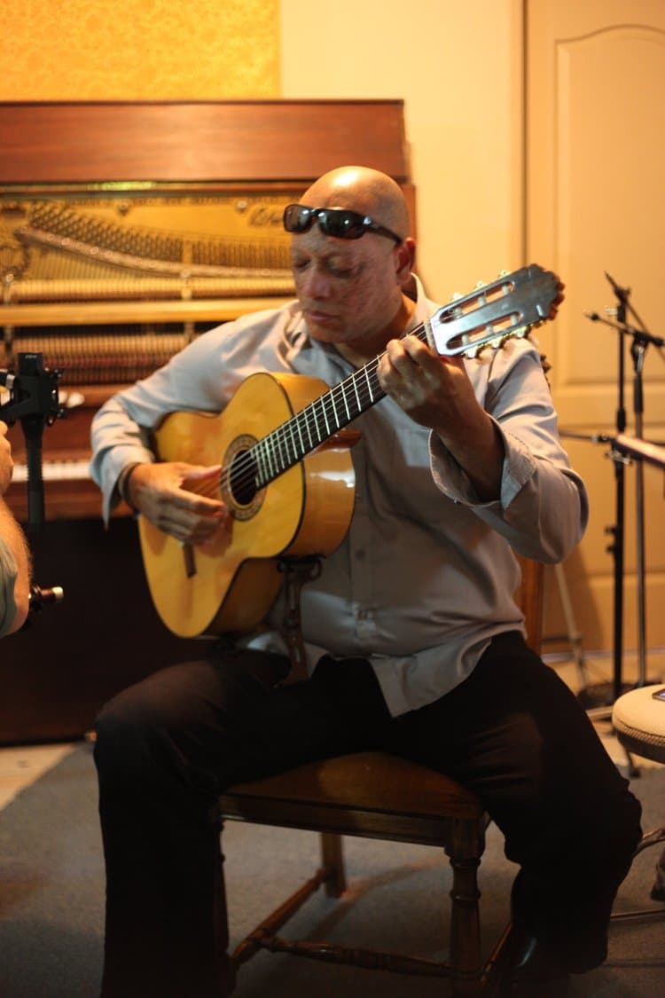 Angus Neil — photo 10