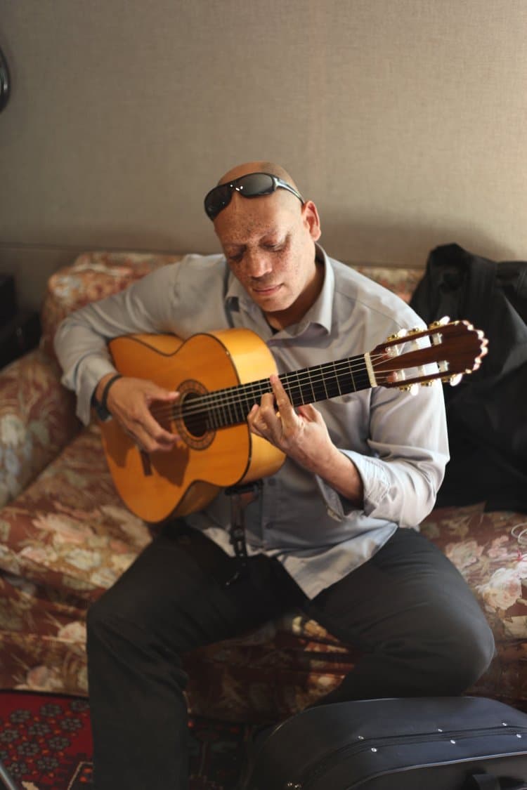 Angus Neil — photo 13